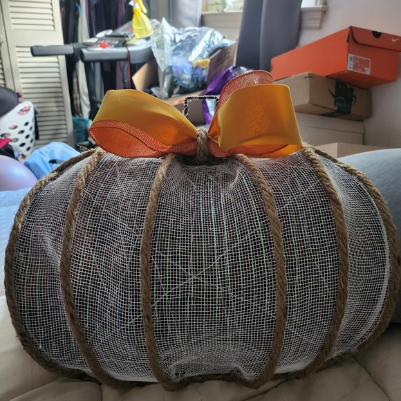 Pumpkin wreath with lights - Picture 4 of 6